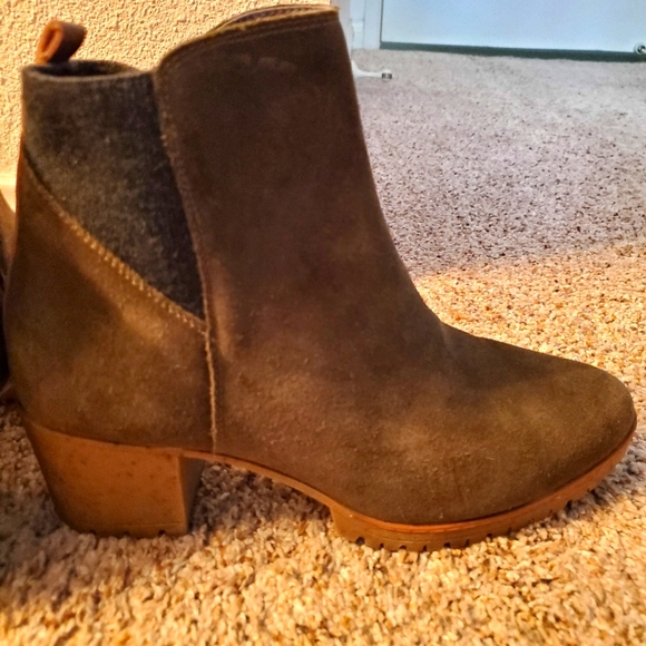 Dr. Scholls Original Collection Lively Waterproof Boots - Picture 2 of 5